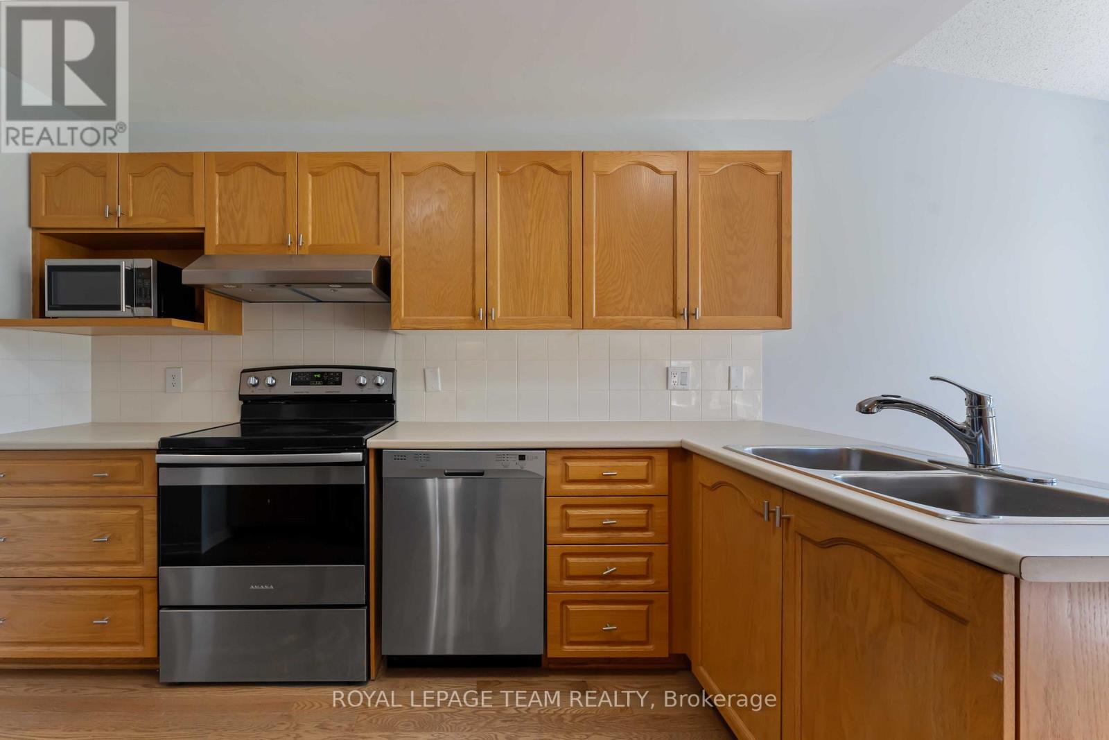 18 Ravenscroft Court, Ottawa, Ontario  K2S 1R3 - Photo 20 - X12472460