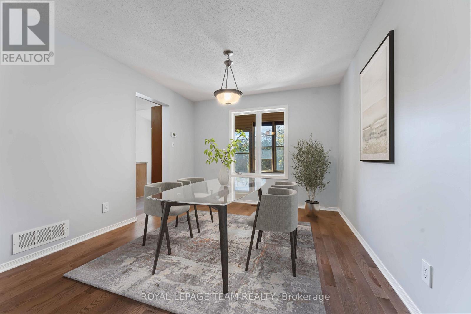 18 Ravenscroft Court, Ottawa, Ontario  K2S 1R3 - Photo 17 - X12472460