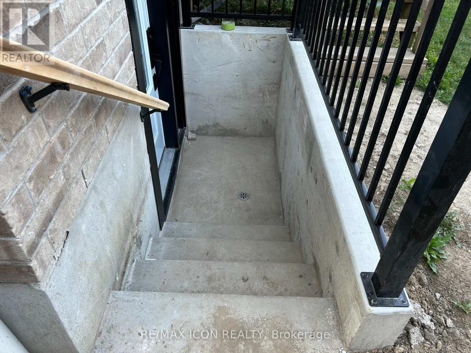 Basement Unit - 846 Kettleridge Street, London North, Ontario  N6H 0E3 - Photo 4 - X12664648