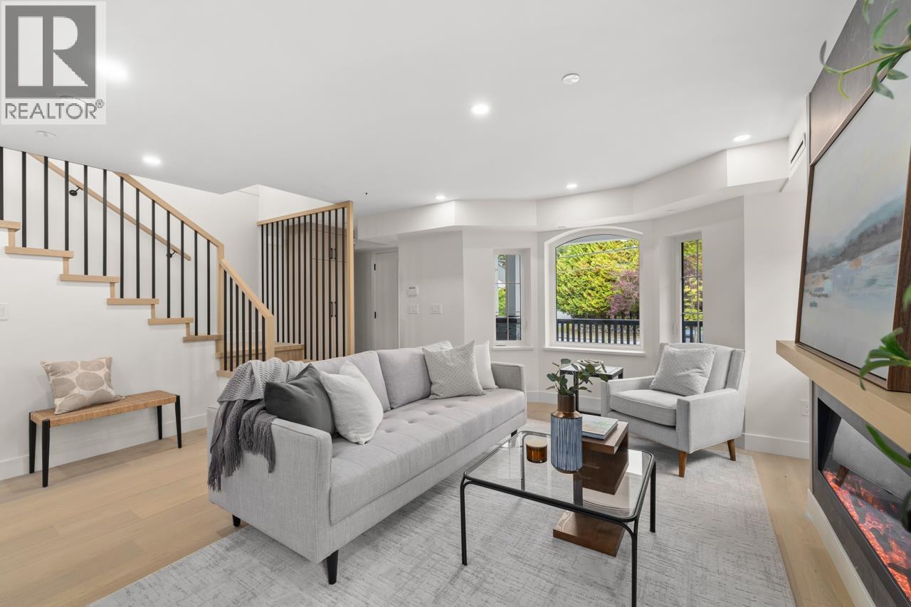 2436 W 49th Avenue, Vancouver, British Columbia  V6M 2V3 - Photo 4 - R3076268