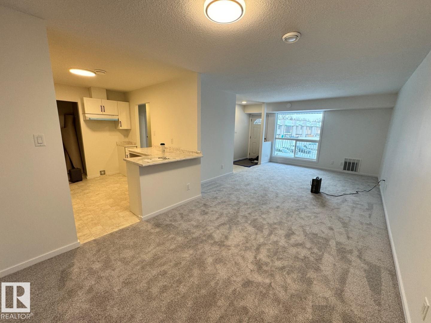 #23 3111 142 Av Nw, Edmonton, Alberta  T5Y 2H6 - Photo 3 - E4469109