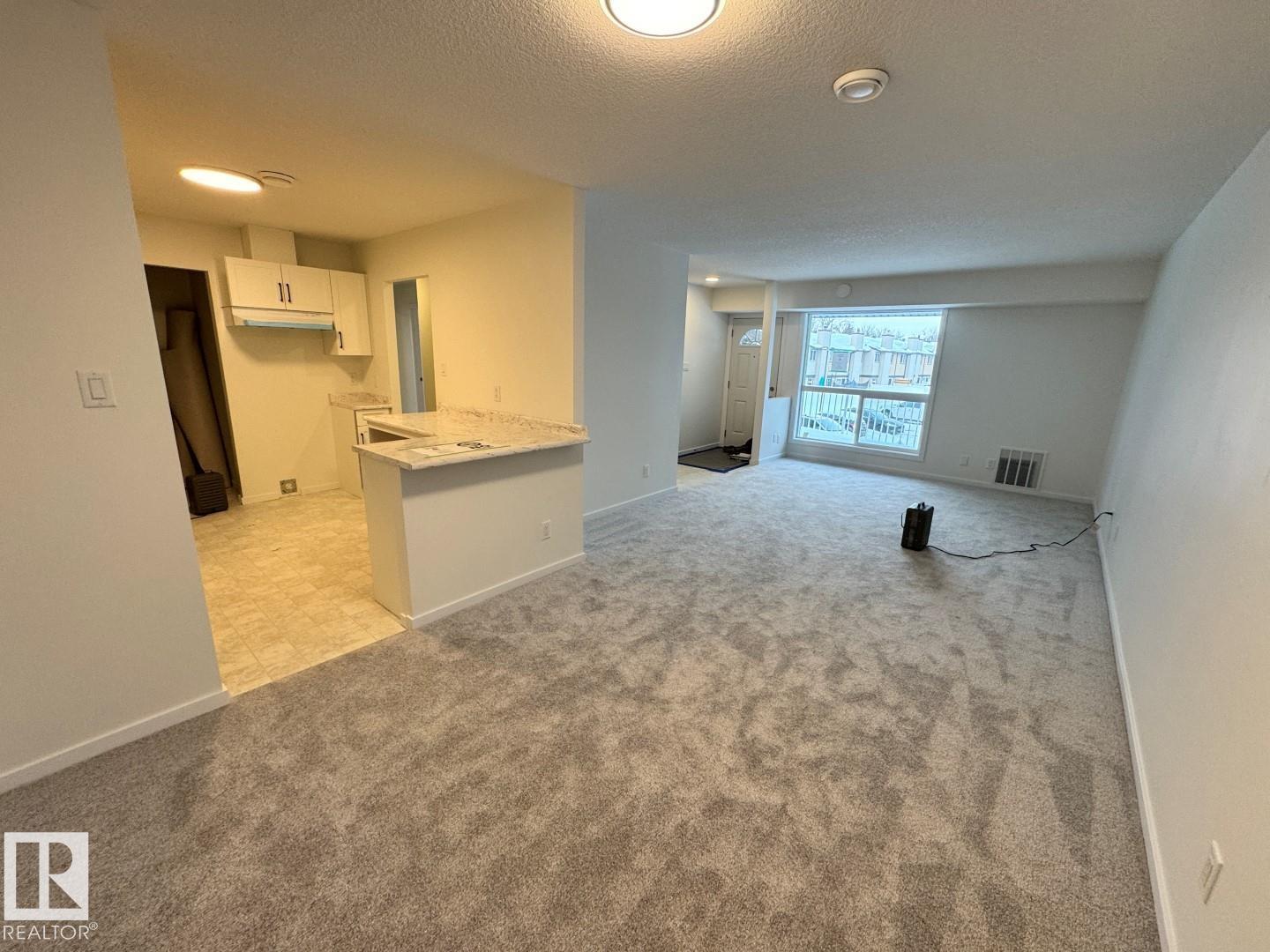 #23 3111 142 Av Nw, Edmonton, Alberta  T5Y 2H6 - Photo 4 - E4469109