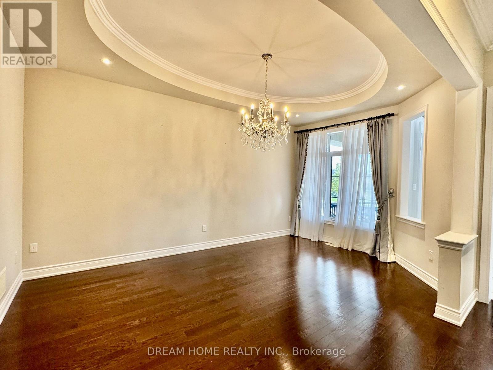 28 Larkin Avenue, King, Ontario  L7B 0N9 - Photo 2 - N12664644