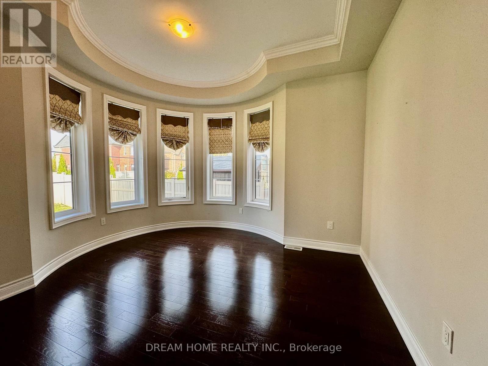 28 Larkin Avenue, King, Ontario  L7B 0N9 - Photo 3 - N12664644