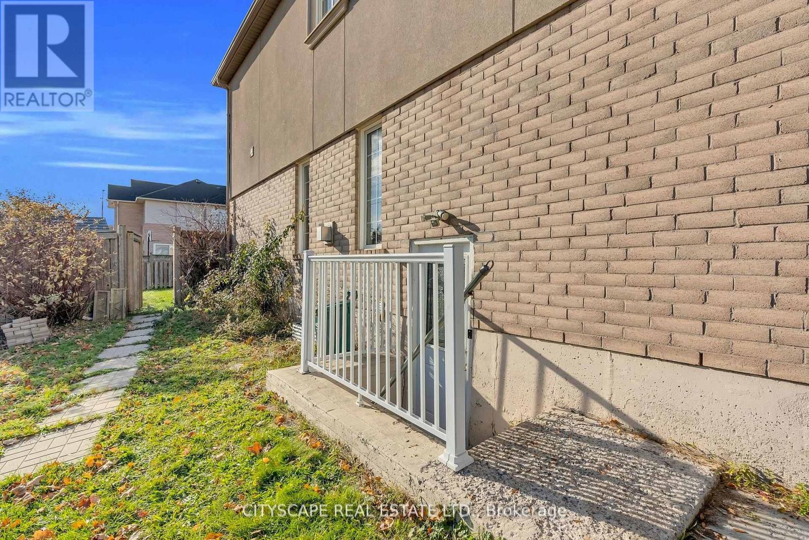 1048 Zimmerman Crescent, Milton, Ontario  L9T 5S8 - Photo 6 - W12664642