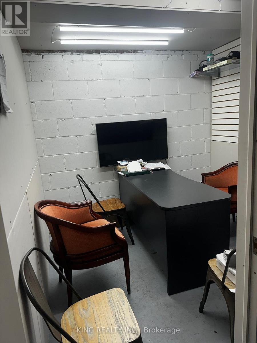 2372 Lake Shore Boulevard W, Toronto, Ontario  M8V 1B6 - Photo 20 - W12664650