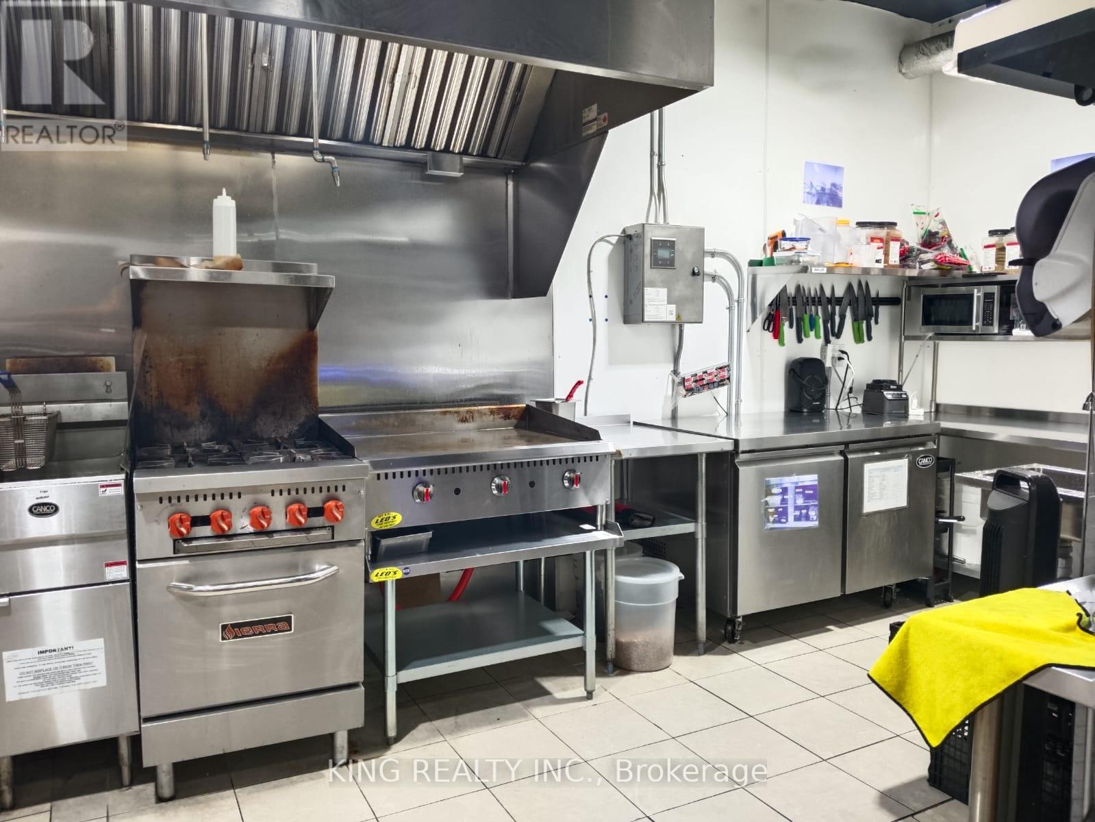 2372 Lake Shore Boulevard W, Toronto, Ontario  M8V 1B6 - Photo 7 - W12664650