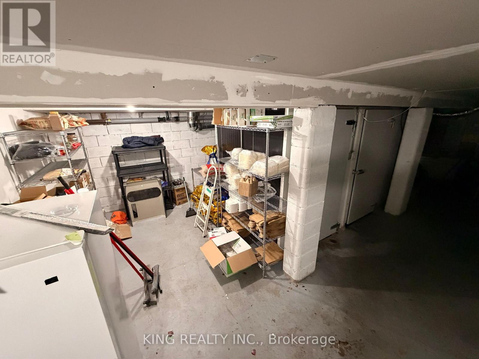 2372 Lake Shore Boulevard W, Toronto, Ontario  M8V 1B6 - Photo 8 - W12664650