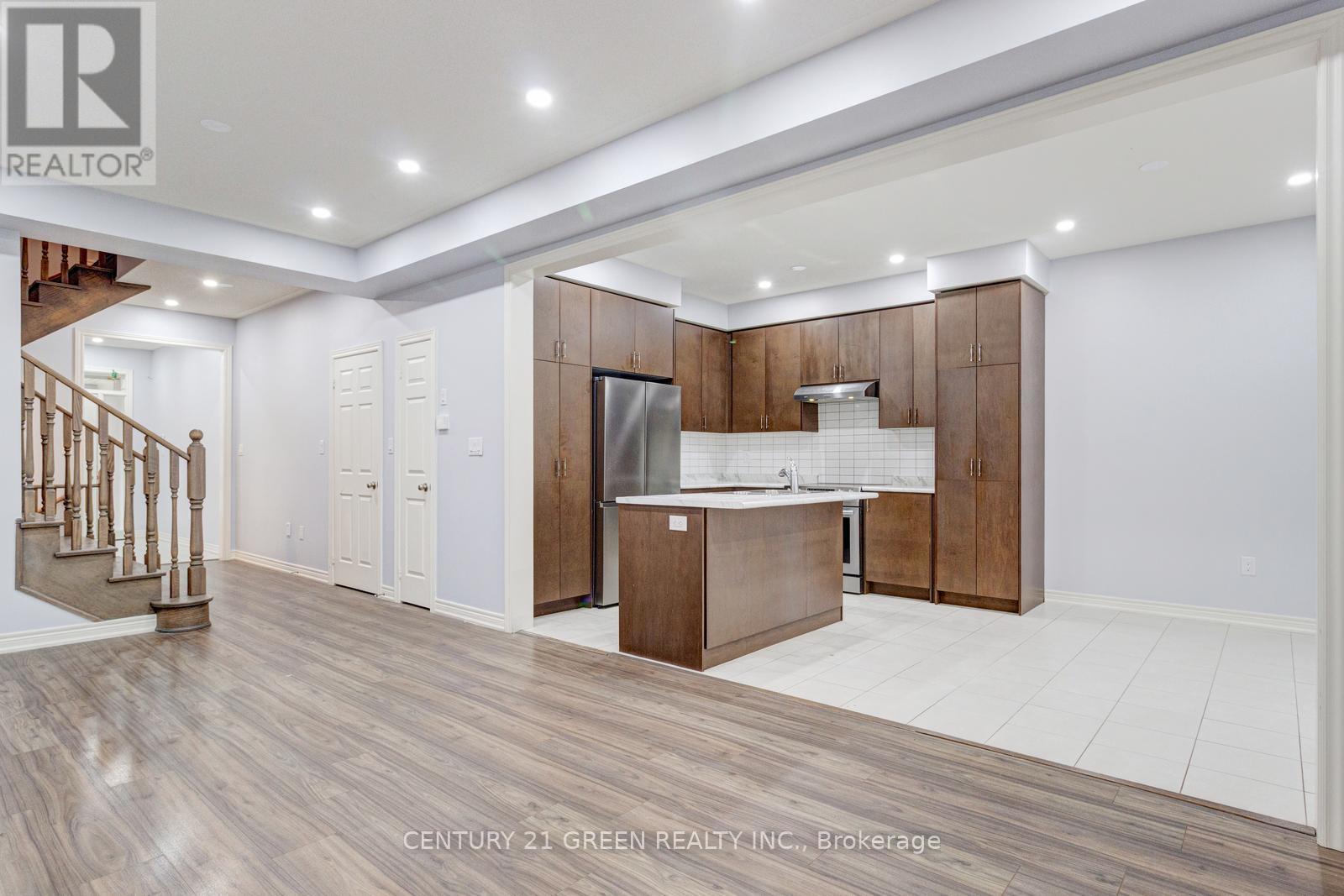 (Upper) - 300 Skinner Road, Hamilton, Ontario  L8B 1X2 - Photo 14 - X12664640