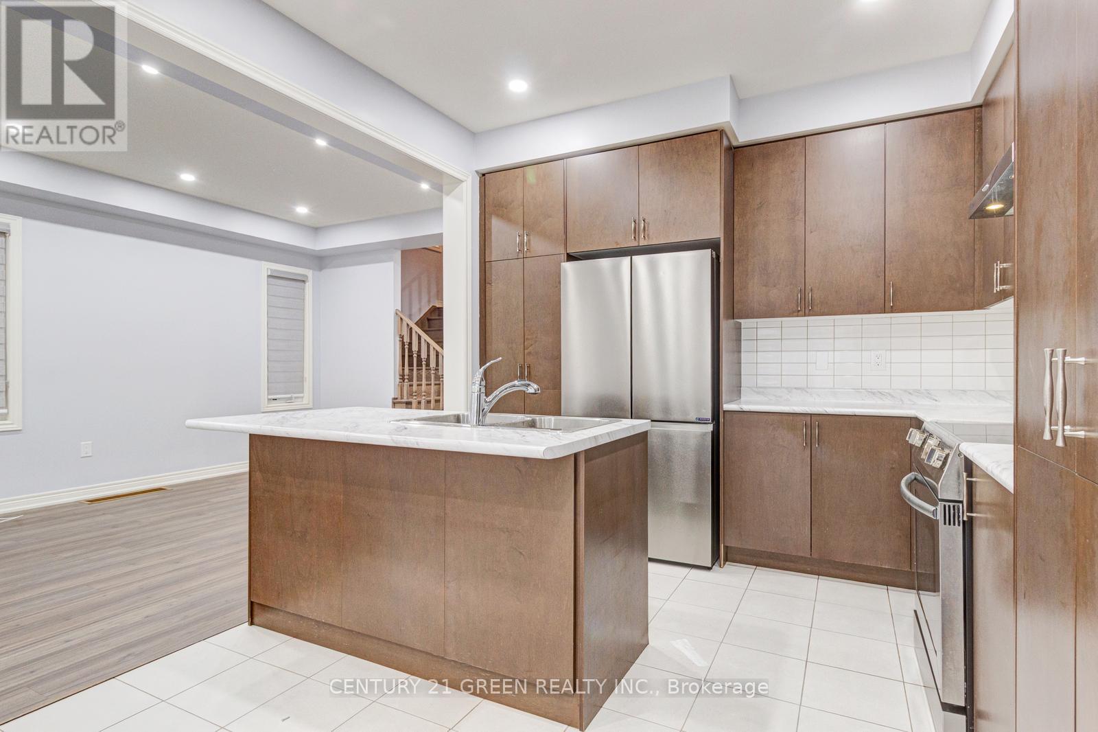 (Upper) - 300 Skinner Road, Hamilton, Ontario  L8B 1X2 - Photo 16 - X12664640