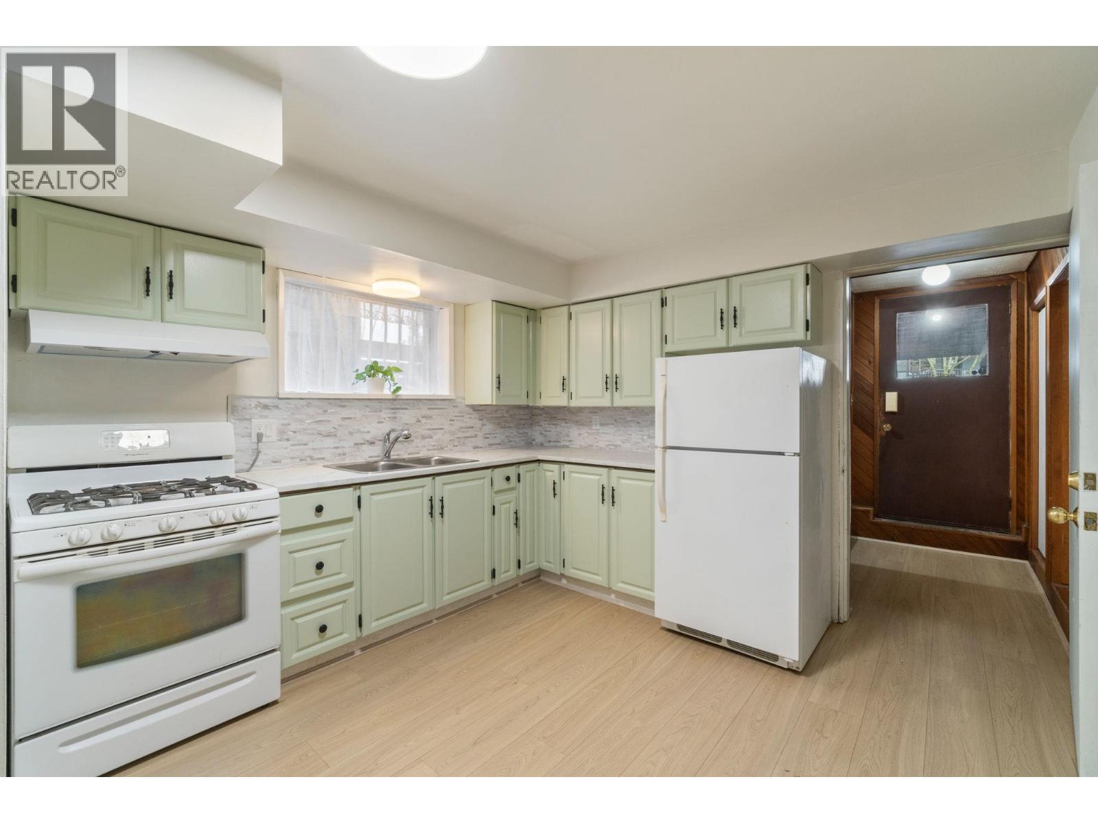 2611 Parker Street, Vancouver, British Columbia V5K 2T5 - Photo 10 - R3076191