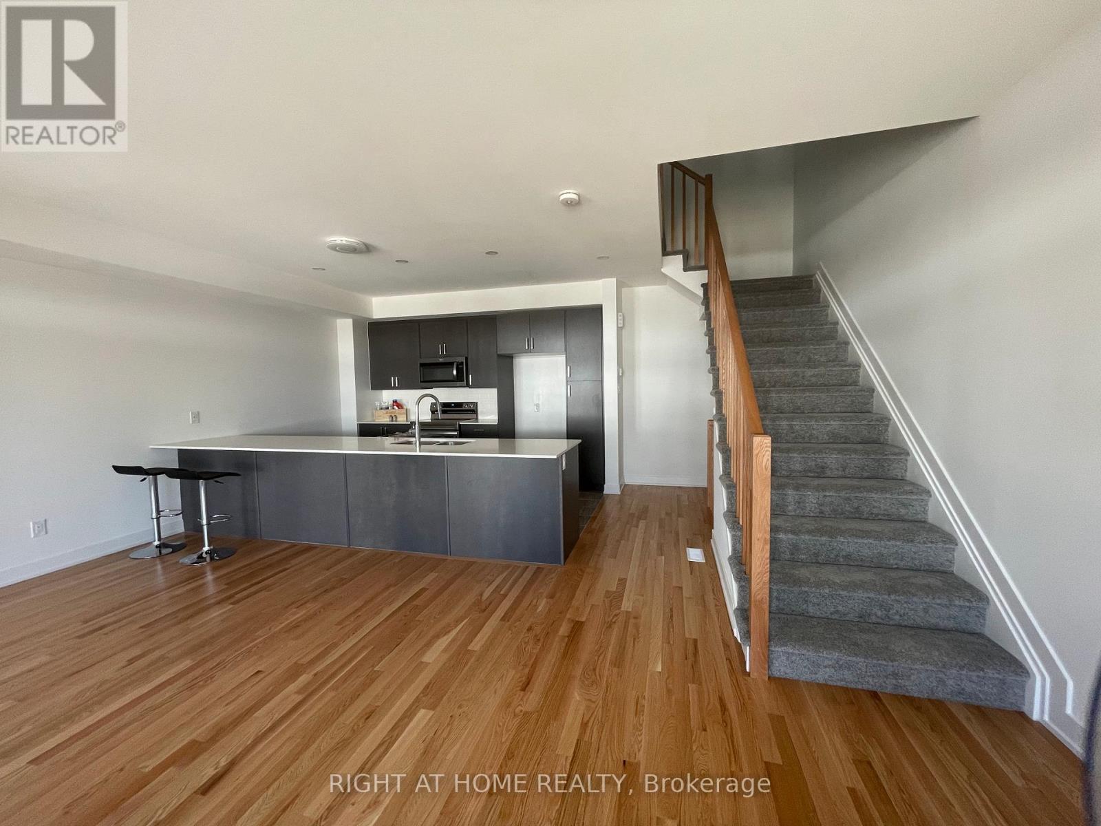 54 Arinto Place, Ottawa, Ontario  K2S 2R7 - Photo 6 - X12664654