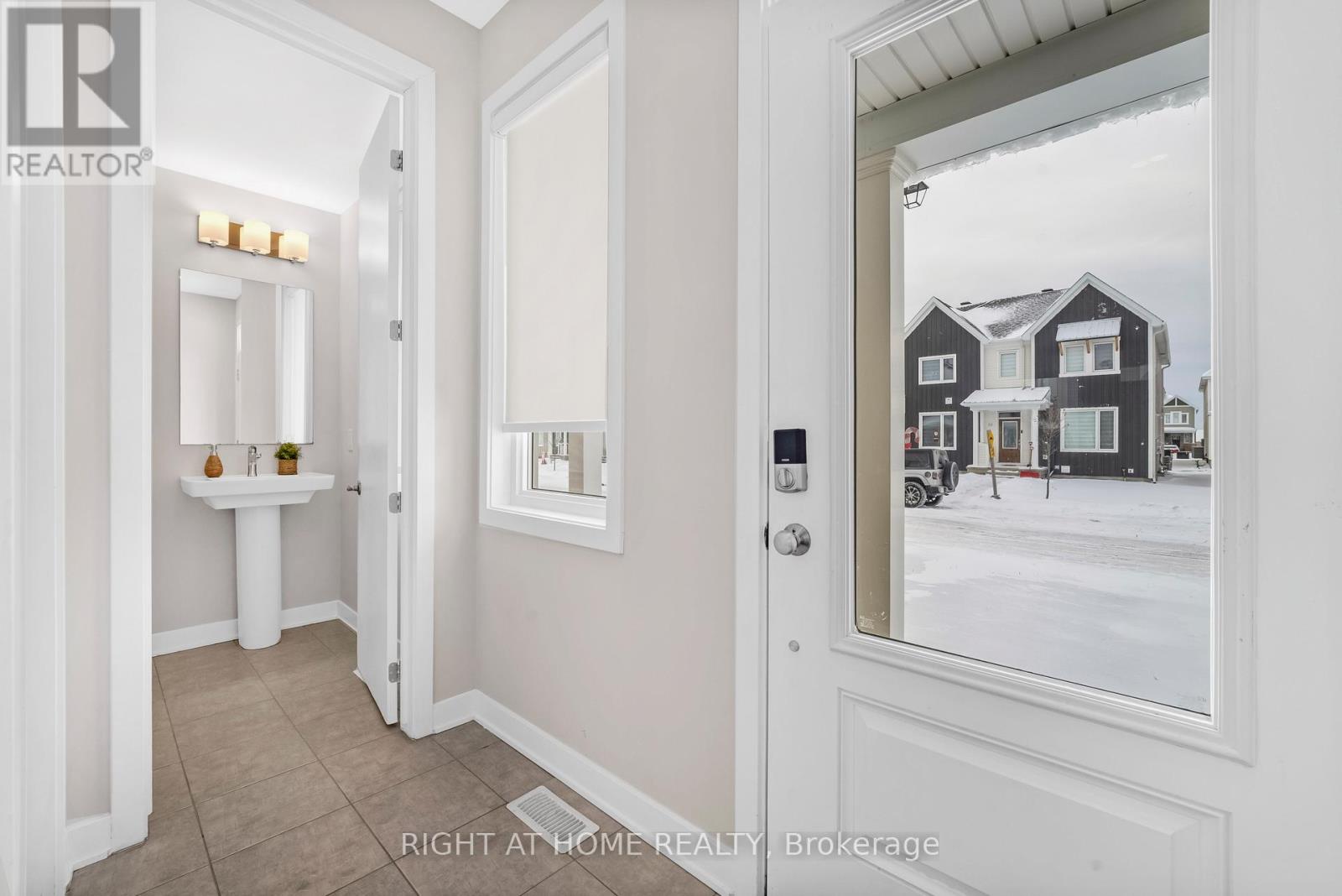 30 Chasing Grove, Ottawa, Ontario  K0A 2Z0 - Photo 3 - X12664666