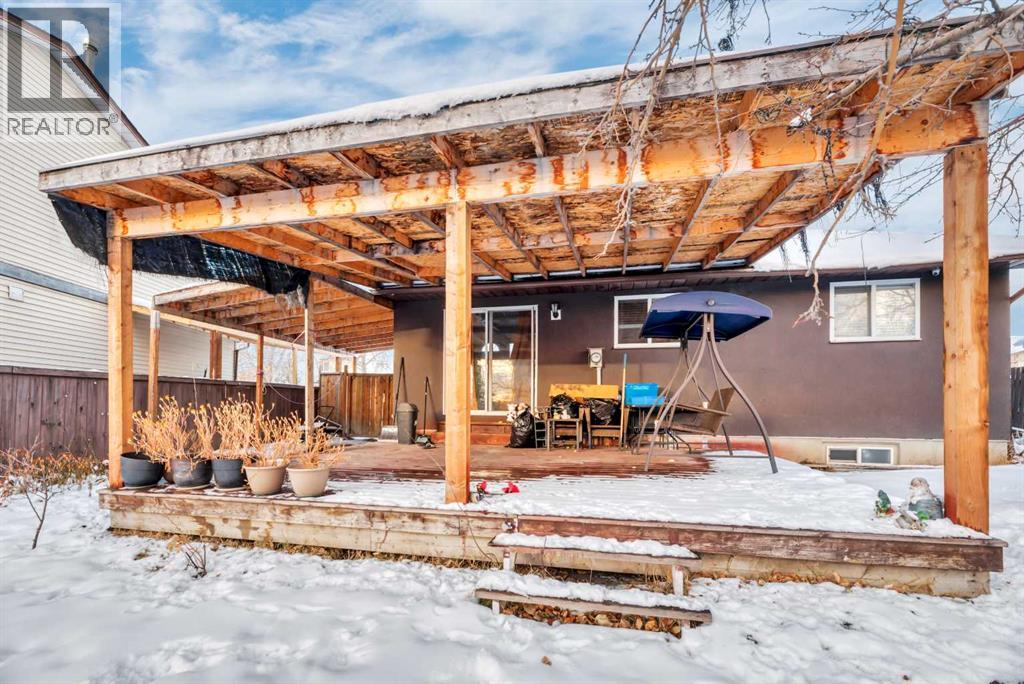 19 Castlepark Way Ne, Calgary, Alberta  T3J 1R7 - Photo 6 - A2273385