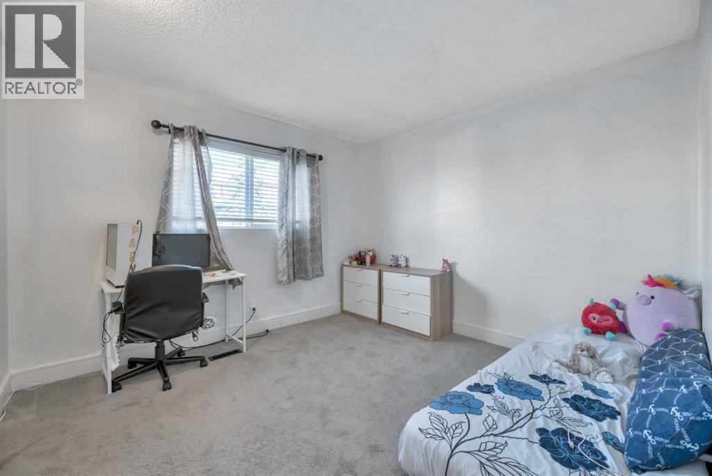 19 Castlepark Way Ne, Calgary, Alberta  T3J 1R7 - Photo 18 - A2273385