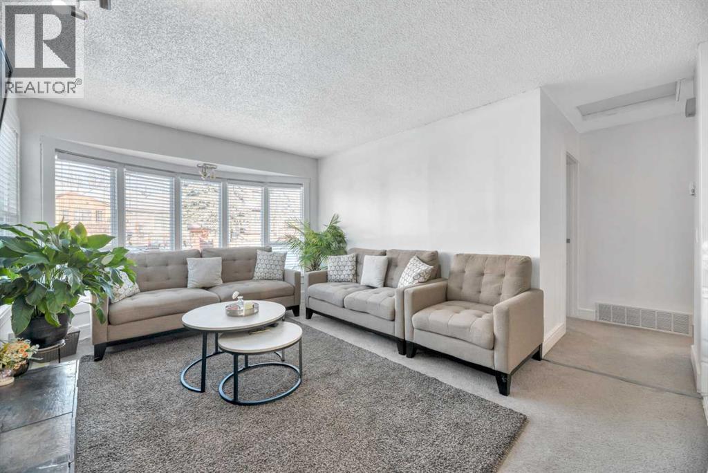 19 Castlepark Way Ne, Calgary, Alberta  T3J 1R7 - Photo 14 - A2273385