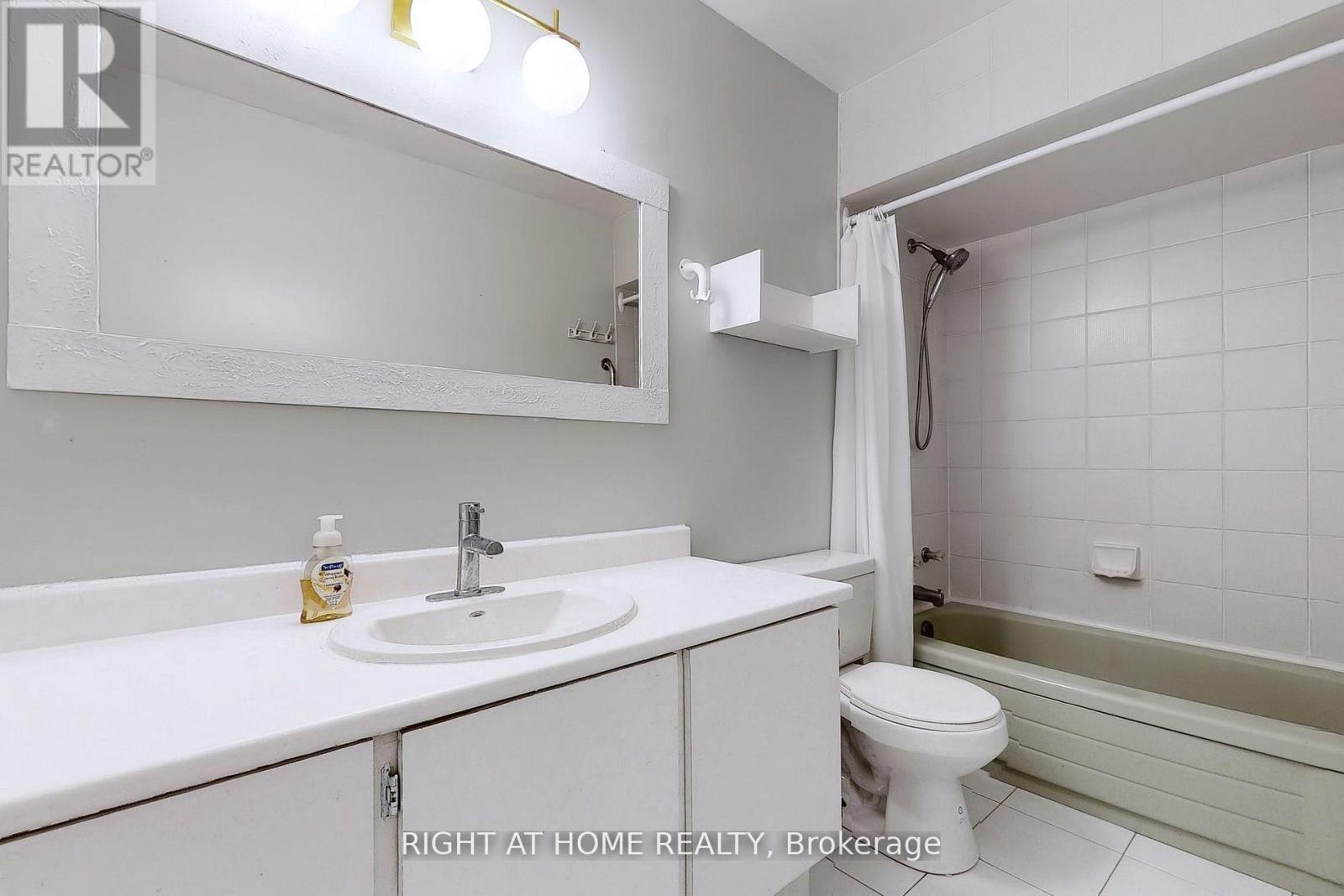 22 - 25 Pebble Byway, Toronto, Ontario  M2H 3J6 - Photo 24 - C12664670