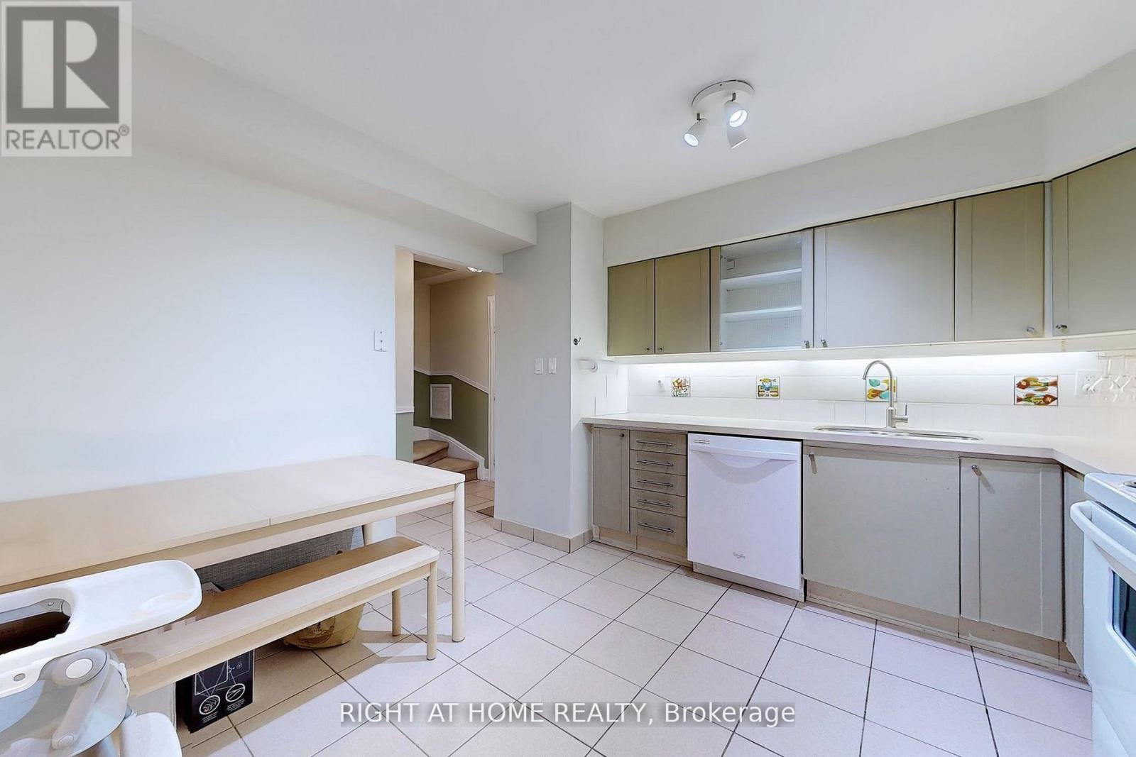 22 - 25 Pebble Byway, Toronto, Ontario  M2H 3J6 - Photo 7 - C12664670