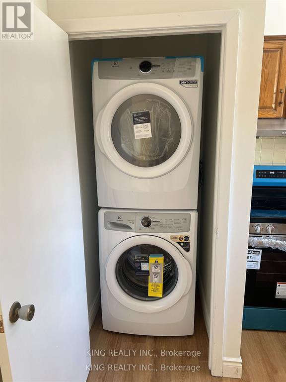 215 Sloane Avenue, Toronto, Ontario  M4A 2C5 - Photo 4 - C12664708