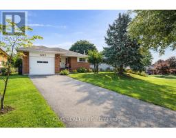 215 SLOANE AVENUE, Toronto, Ontario