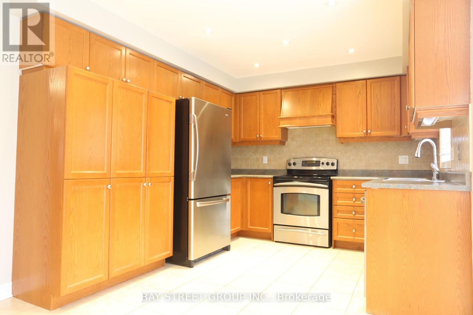 343 Vellore Avenue, Vaughan, Ontario  L4H 2Z1 - Photo 13 - N12664658