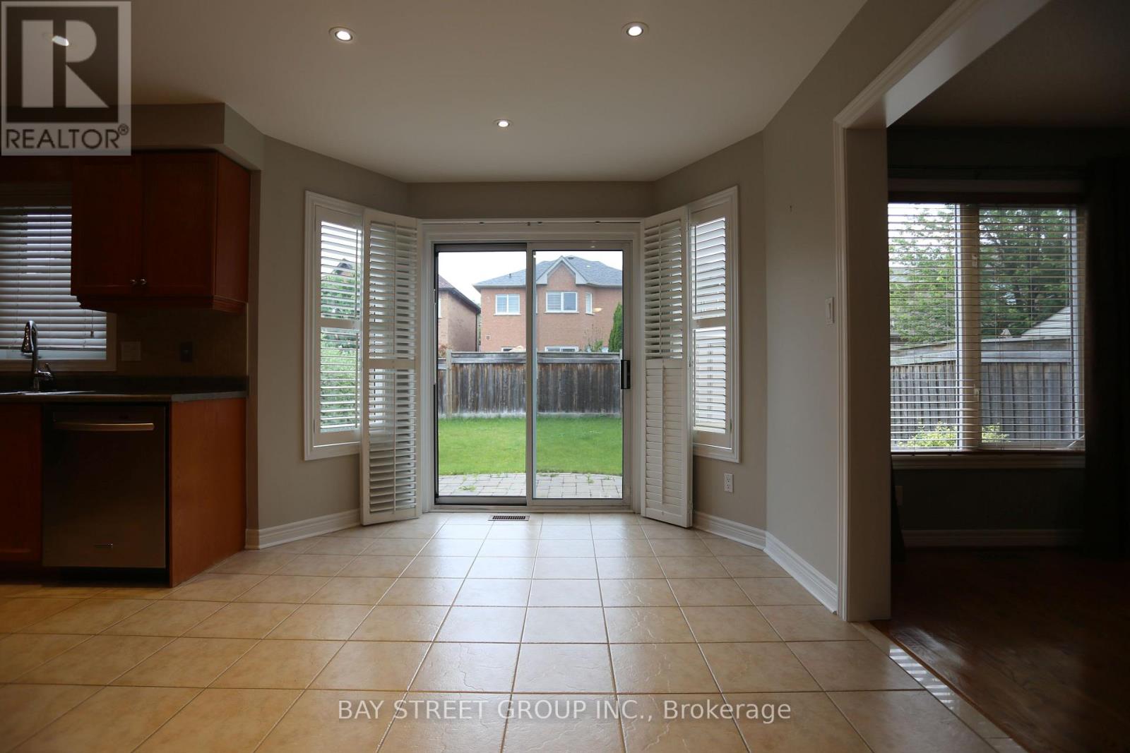 343 Vellore Avenue, Vaughan, Ontario  L4H 2Z1 - Photo 3 - N12664658