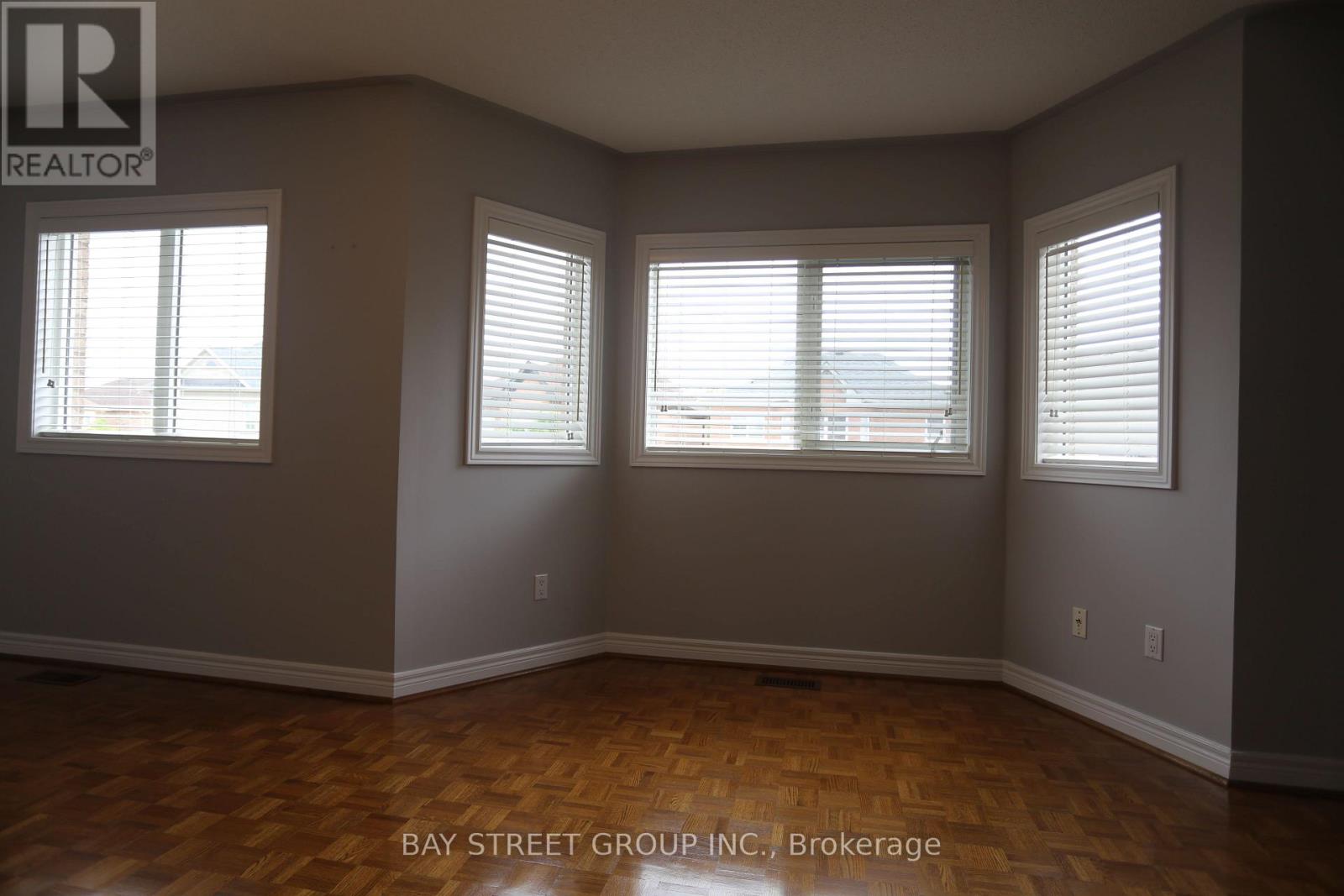 343 Vellore Avenue, Vaughan, Ontario  L4H 2Z1 - Photo 4 - N12664658