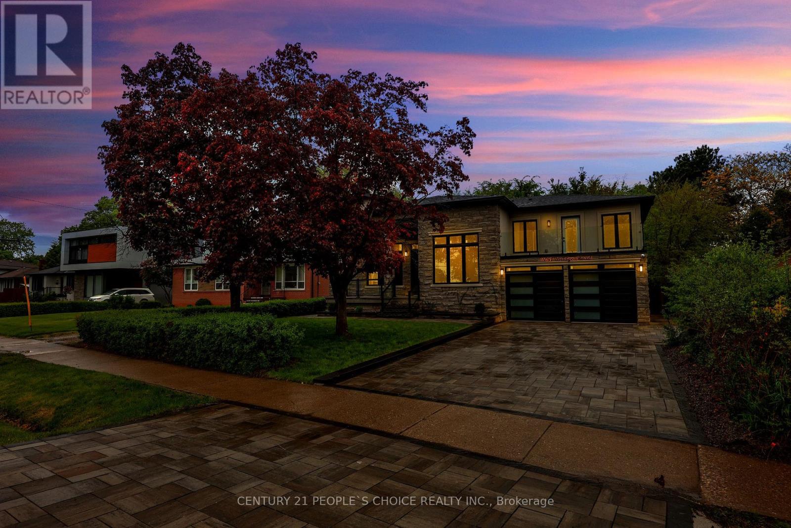 Upper Level - 2091 Bridge Road, Oakville, Ontario  L6L 2E8 - Photo 1 - W12664680