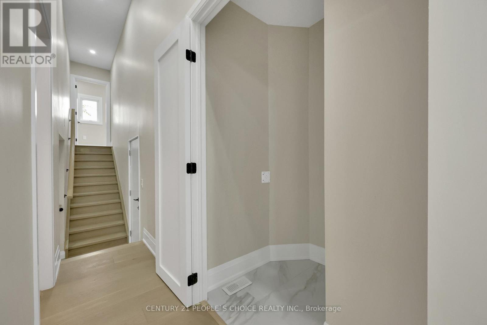 Upper Level - 2091 Bridge Road, Oakville, Ontario  L6L 2E8 - Photo 27 - W12664680