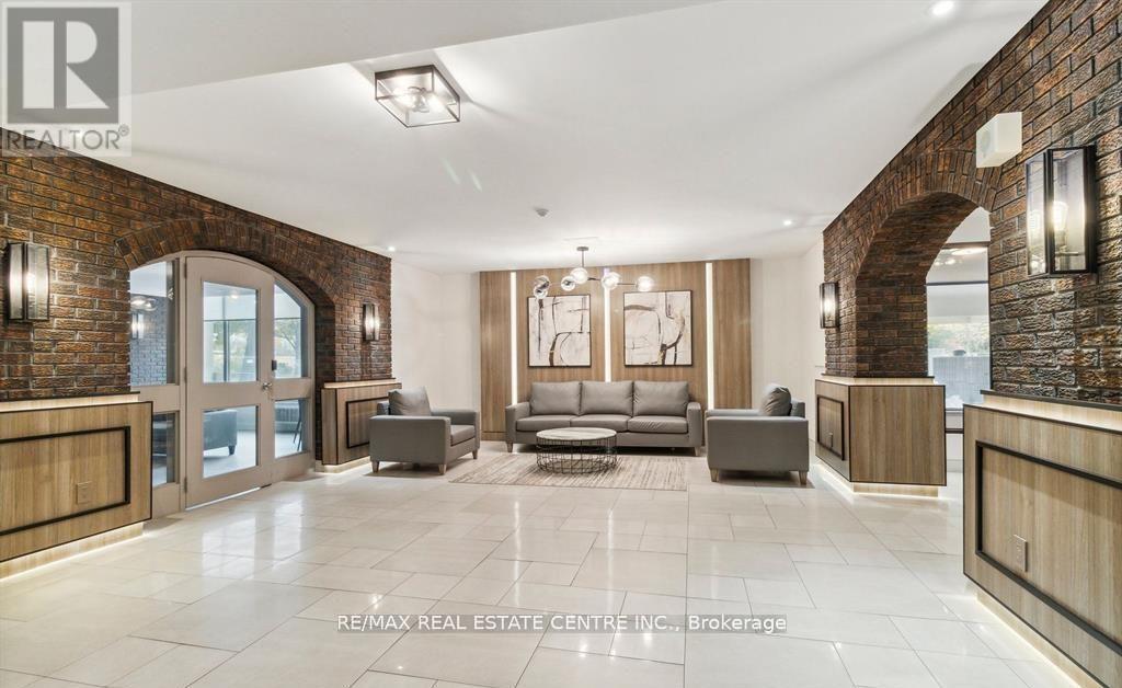 1509 - 966 Inverhouse Drive, Mississauga, Ontario  L5J 4B6 - Photo 6 - W12664688