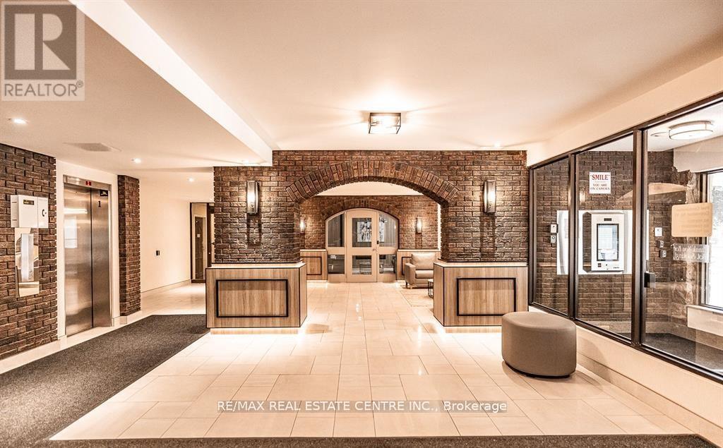 1509 - 966 Inverhouse Drive, Mississauga, Ontario  L5J 4B6 - Photo 7 - W12664688