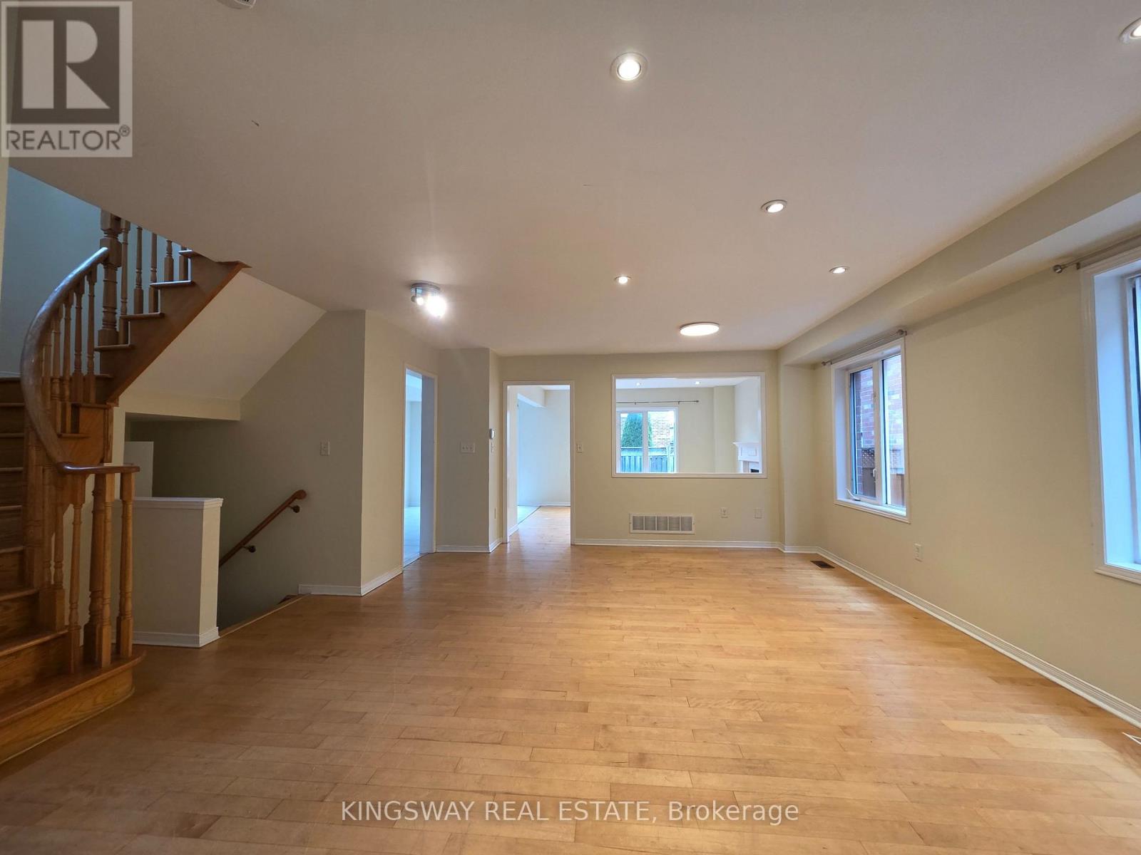 4859 Marble Arch Mews, Mississauga, Ontario  L5M 7R1 - Photo 5 - W12664706