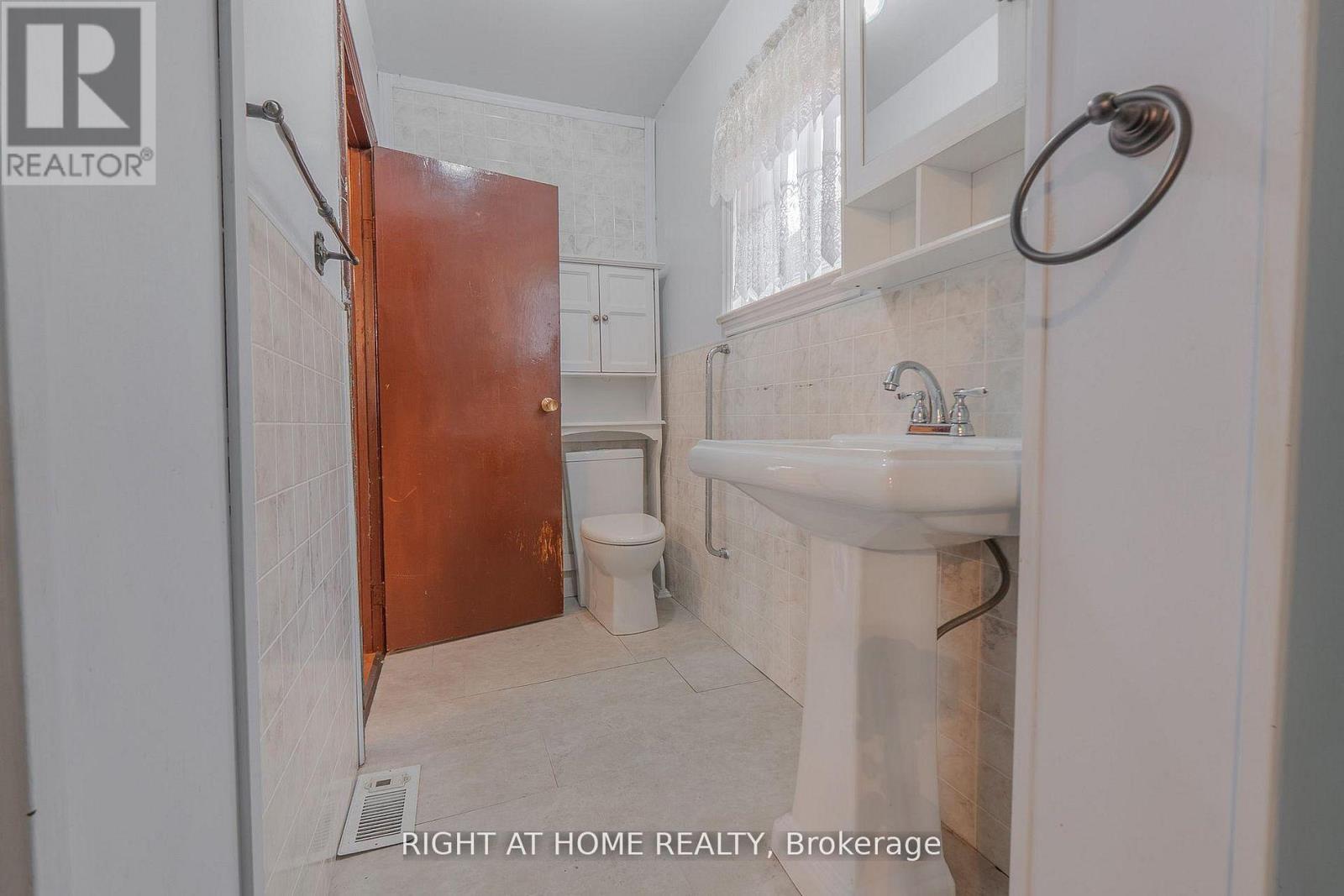 169 Princess Street E, North Bay, Ontario  P1B 1P8 - Photo 12 - X12664664