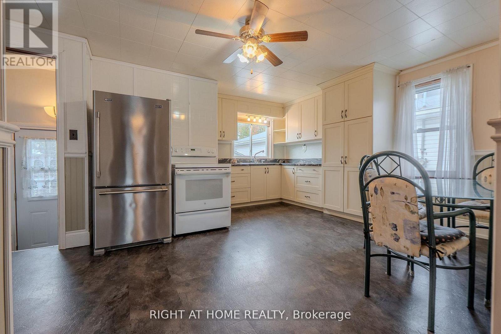 169 Princess Street E, North Bay, Ontario  P1B 1P8 - Photo 9 - X12664664