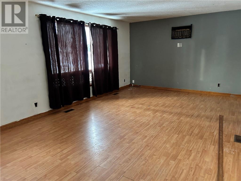 1610 Henry Court, Val Caron, Ontario  P3N 1H6 - Photo 5 - 2125999