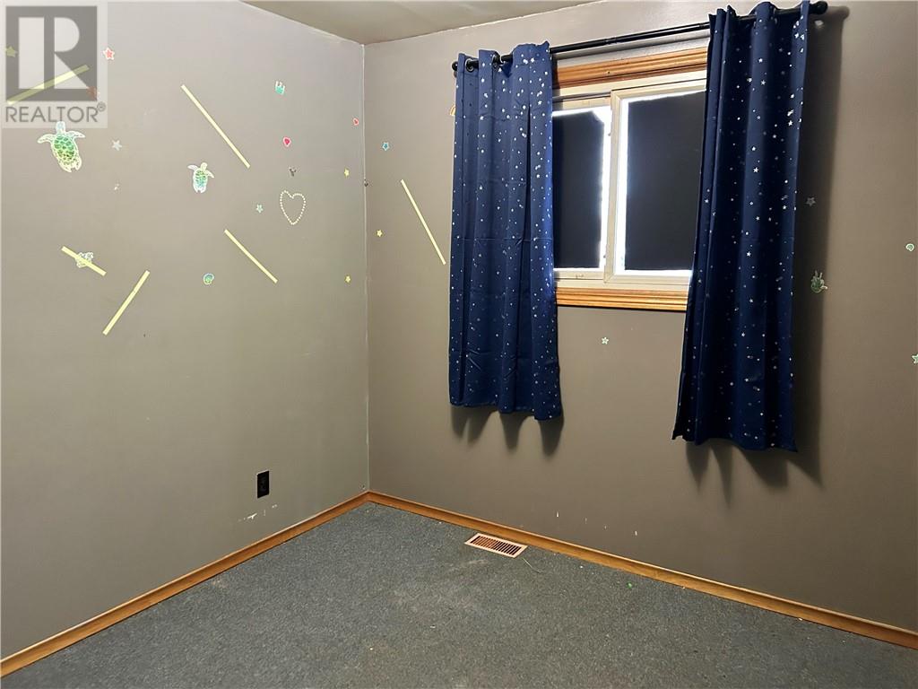 1610 Henry Court, Val Caron, Ontario  P3N 1H6 - Photo 6 - 2125999