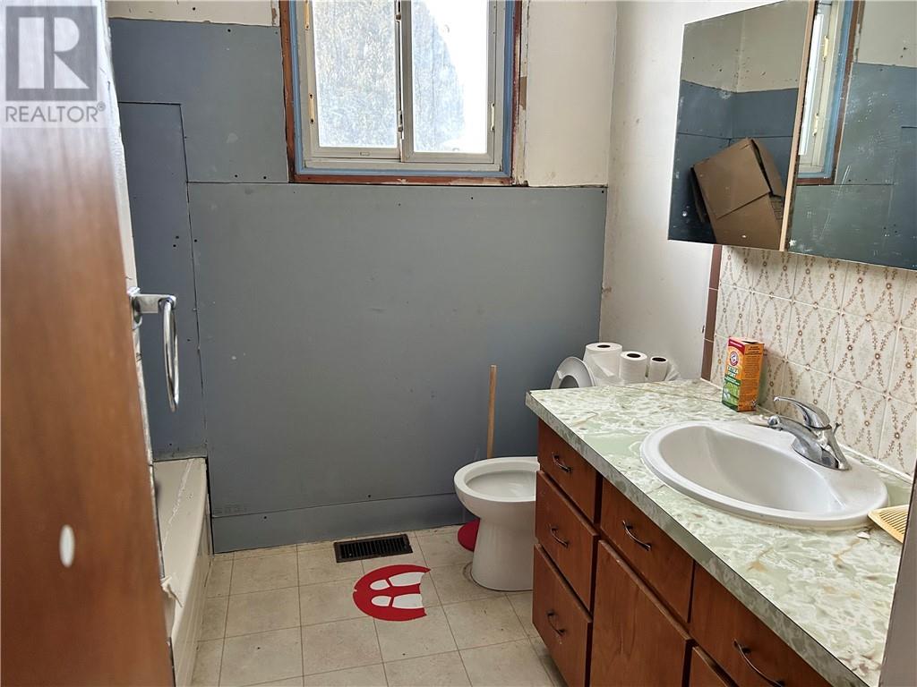 1610 Henry Court, Val Caron, Ontario  P3N 1H6 - Photo 8 - 2125999