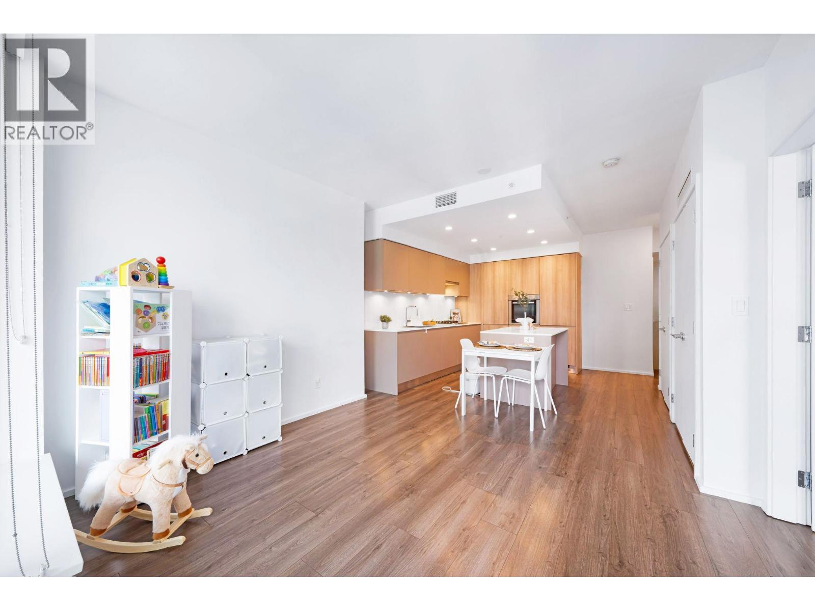 1811 3833 Evergreen Place, Burnaby, British Columbia  V3J 0M2 - Photo 1 - R3066566