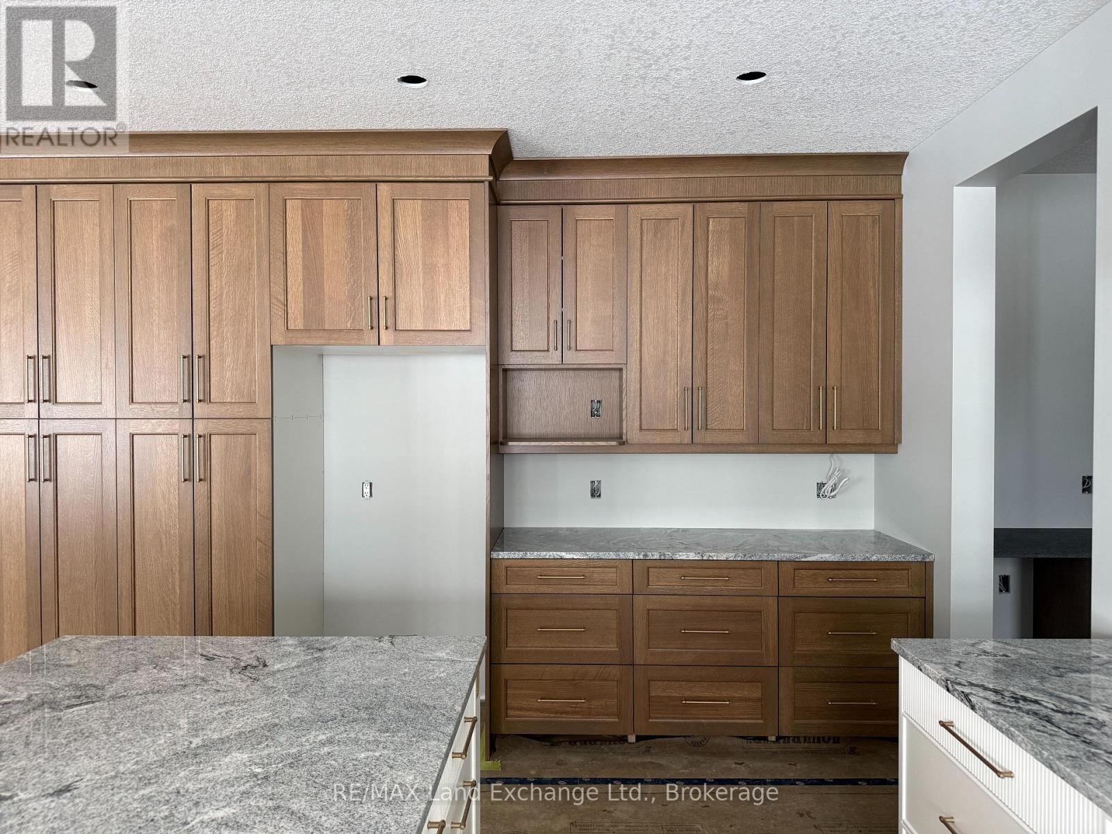 962 Bogdanovic Way, Huron-Kinloss, Ontario  N2Z 0H4 - Photo 3 - X12551532