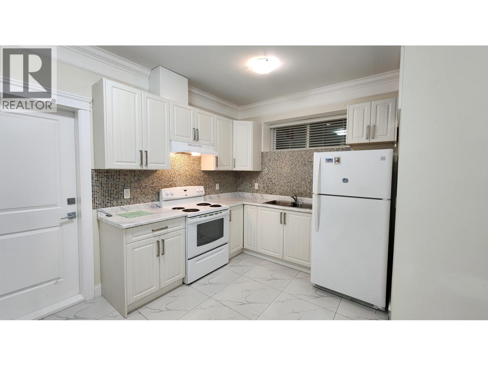 6008 Mckee Street, Burnaby, British Columbia  V5J 2V5 - Photo 1 - R3076286