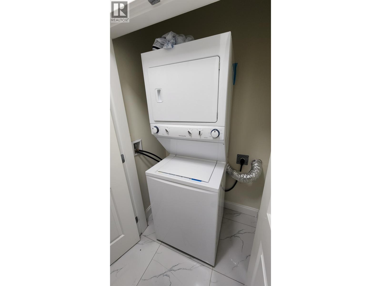 6008 Mckee Street, Burnaby, British Columbia  V5J 2V5 - Photo 9 - R3076286