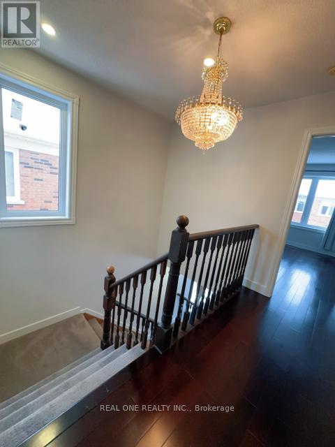 169 Leitchcroft Crescent, Markham, Ontario  L3T 7T5 - Photo 5 - N12664722