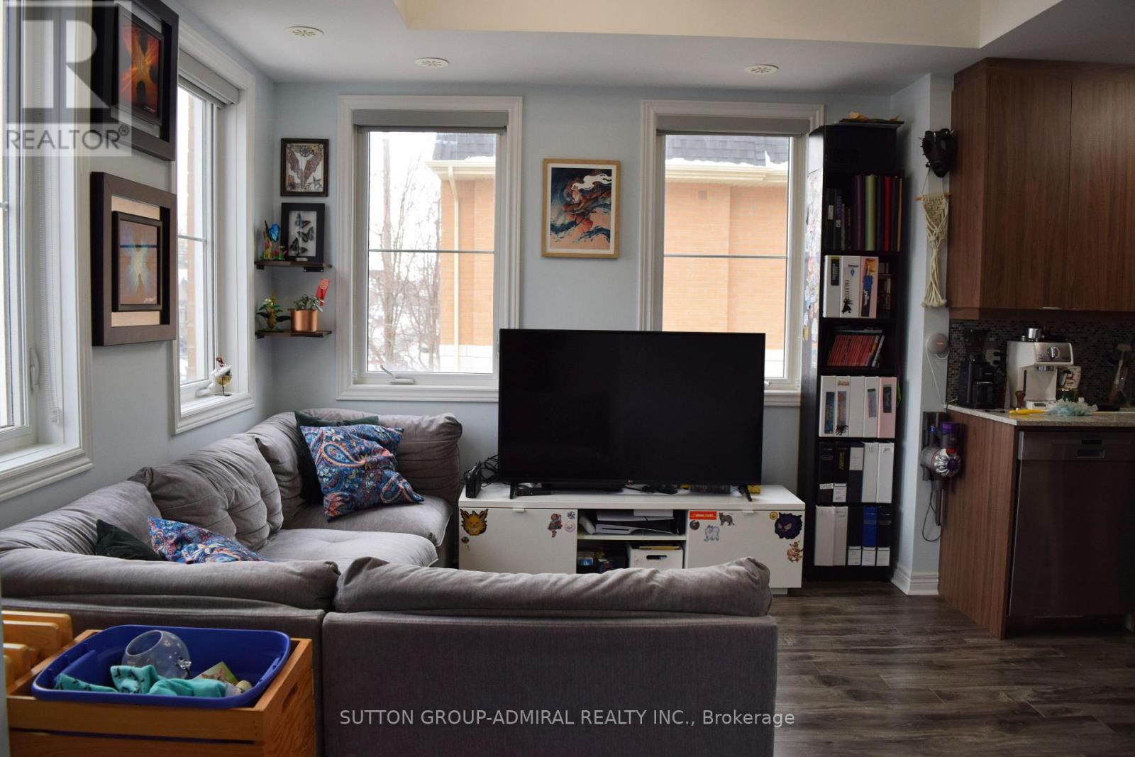 213 - 370 Hopewell Avenue, Toronto, Ontario M6E 2S2 - Photo 4 - W12661954