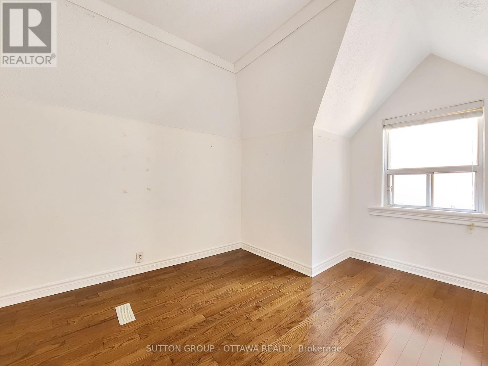 139 Eccles Street, Ottawa, Ontario  K1R 6S7 - Photo 32 - X12355588