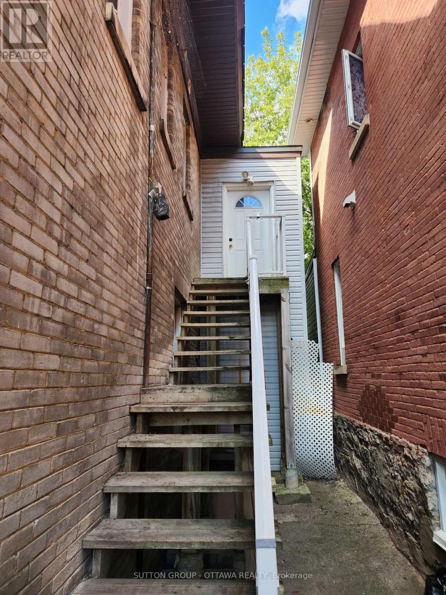 139 Eccles Street, Ottawa, Ontario  K1R 6S7 - Photo 11 - X12355588