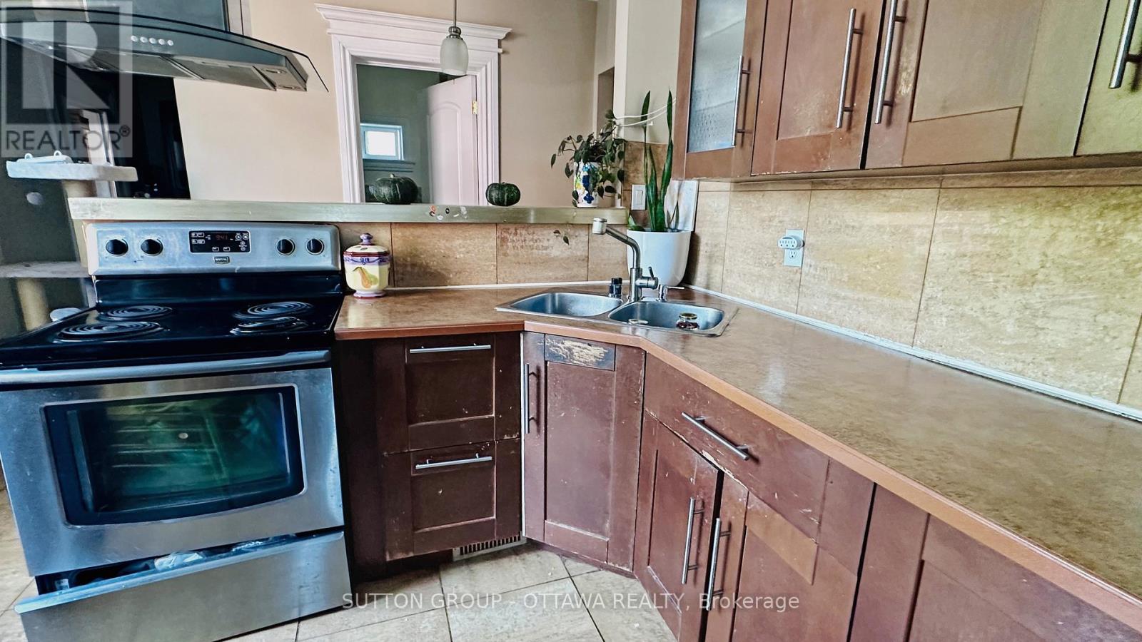 139 Eccles Street, Ottawa, Ontario  K1R 6S7 - Photo 7 - X12355588