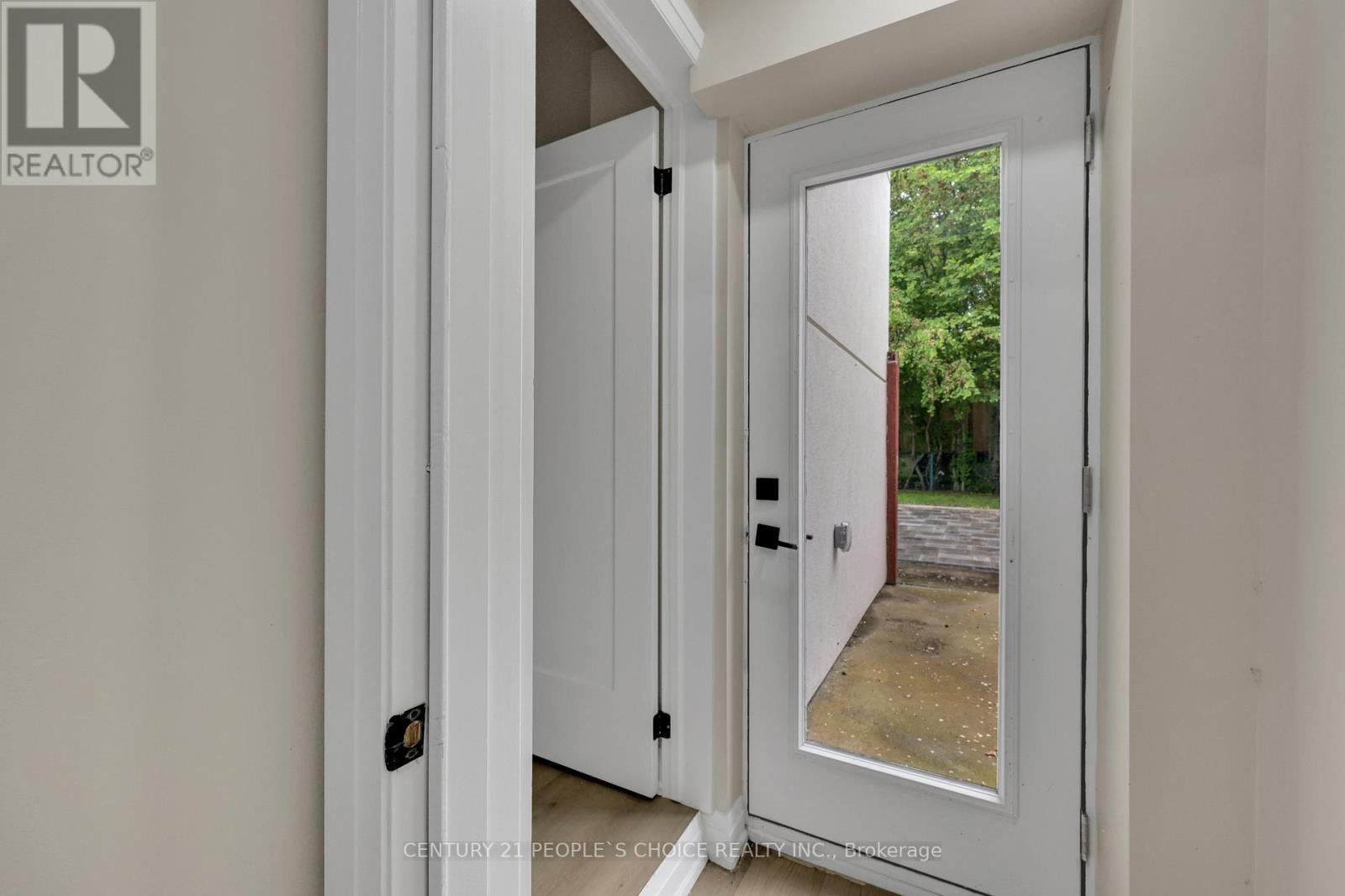 2091 Bridge Road, Oakville, Ontario  L6L 2E8 - Photo 12 - W12664714