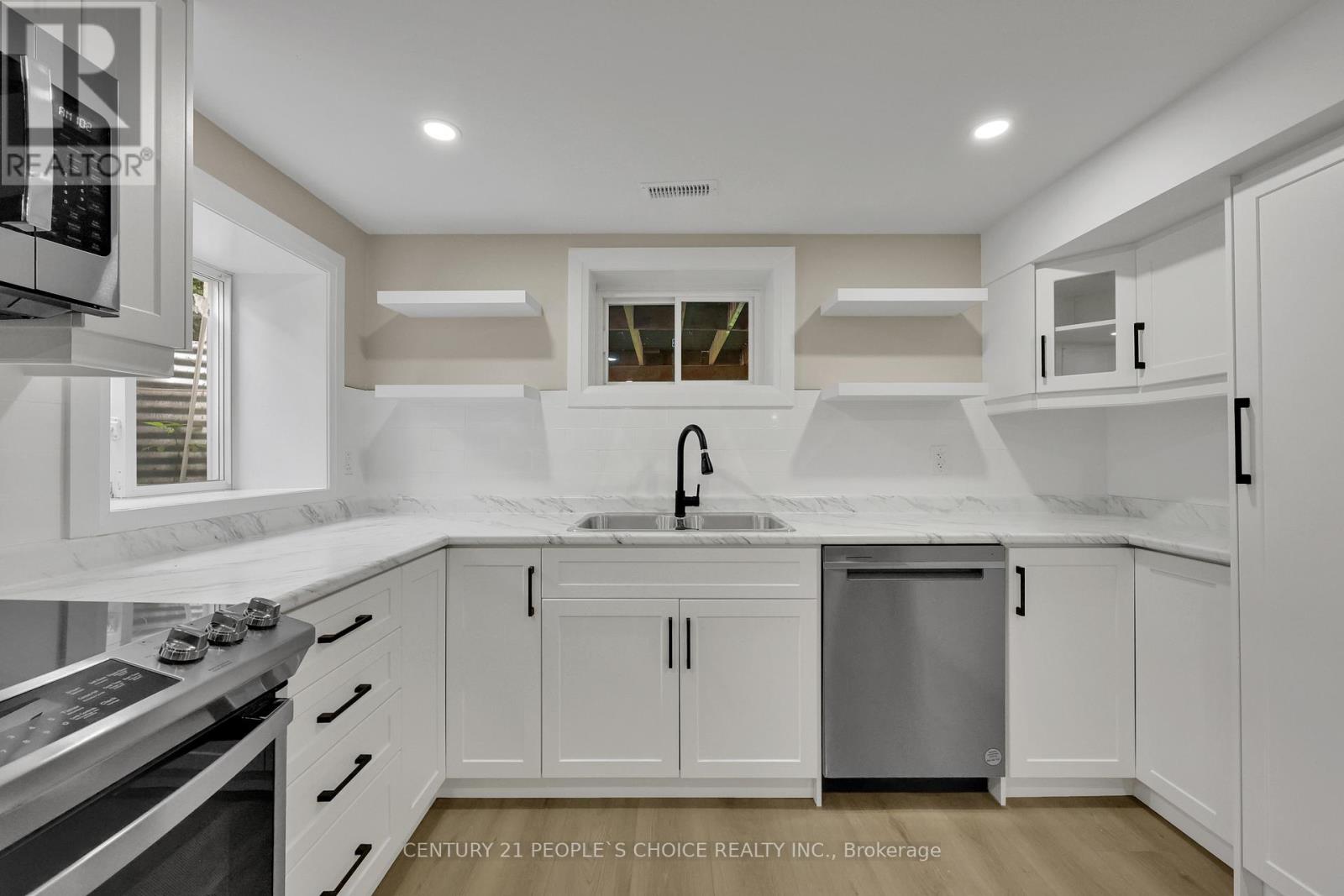 2091 Bridge Road, Oakville, Ontario  L6L 2E8 - Photo 5 - W12664714