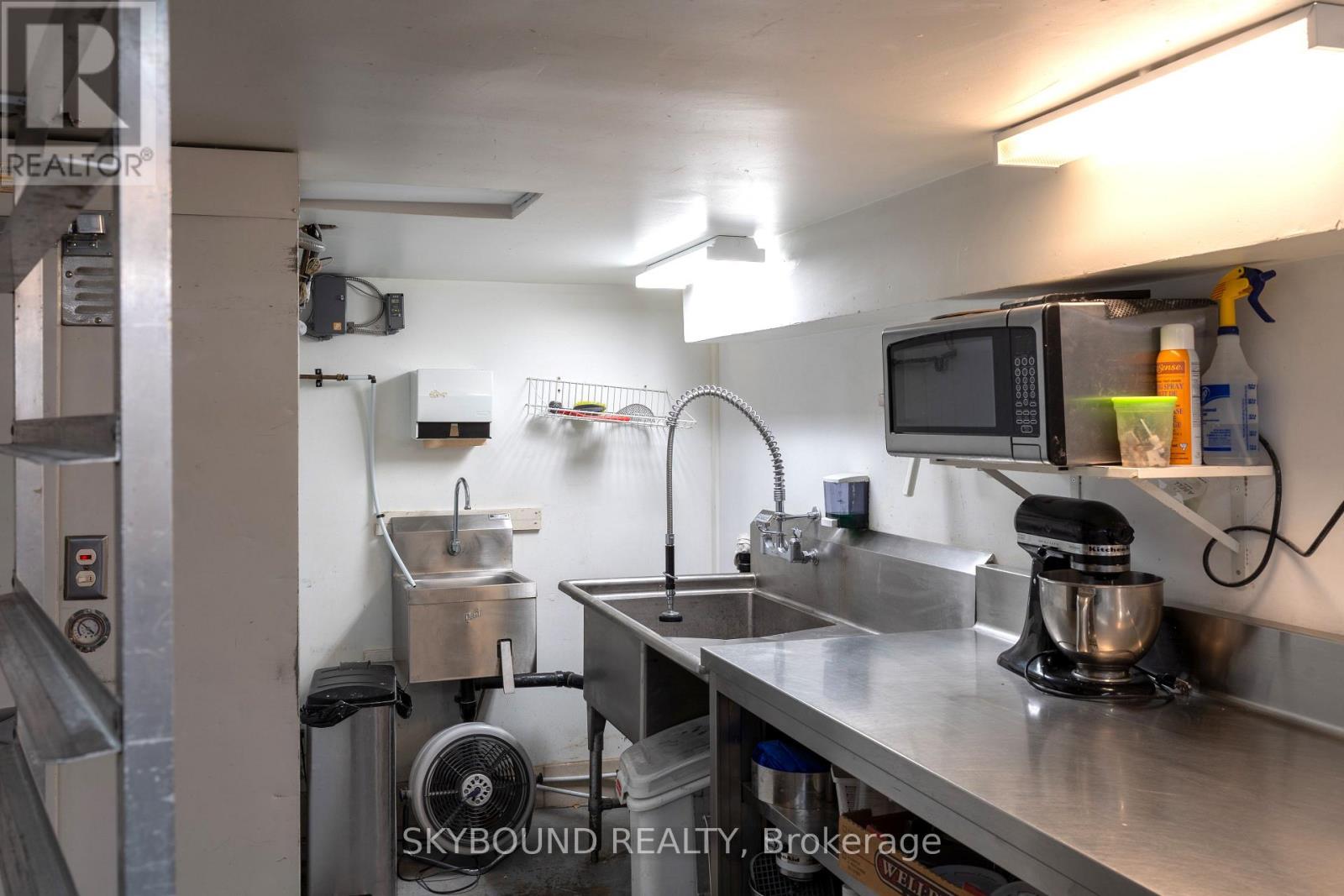 Retail And Upper - 627 Mount Pleasant Road, Toronto, Ontario  M4S 2M9 - Photo 29 - C12642254