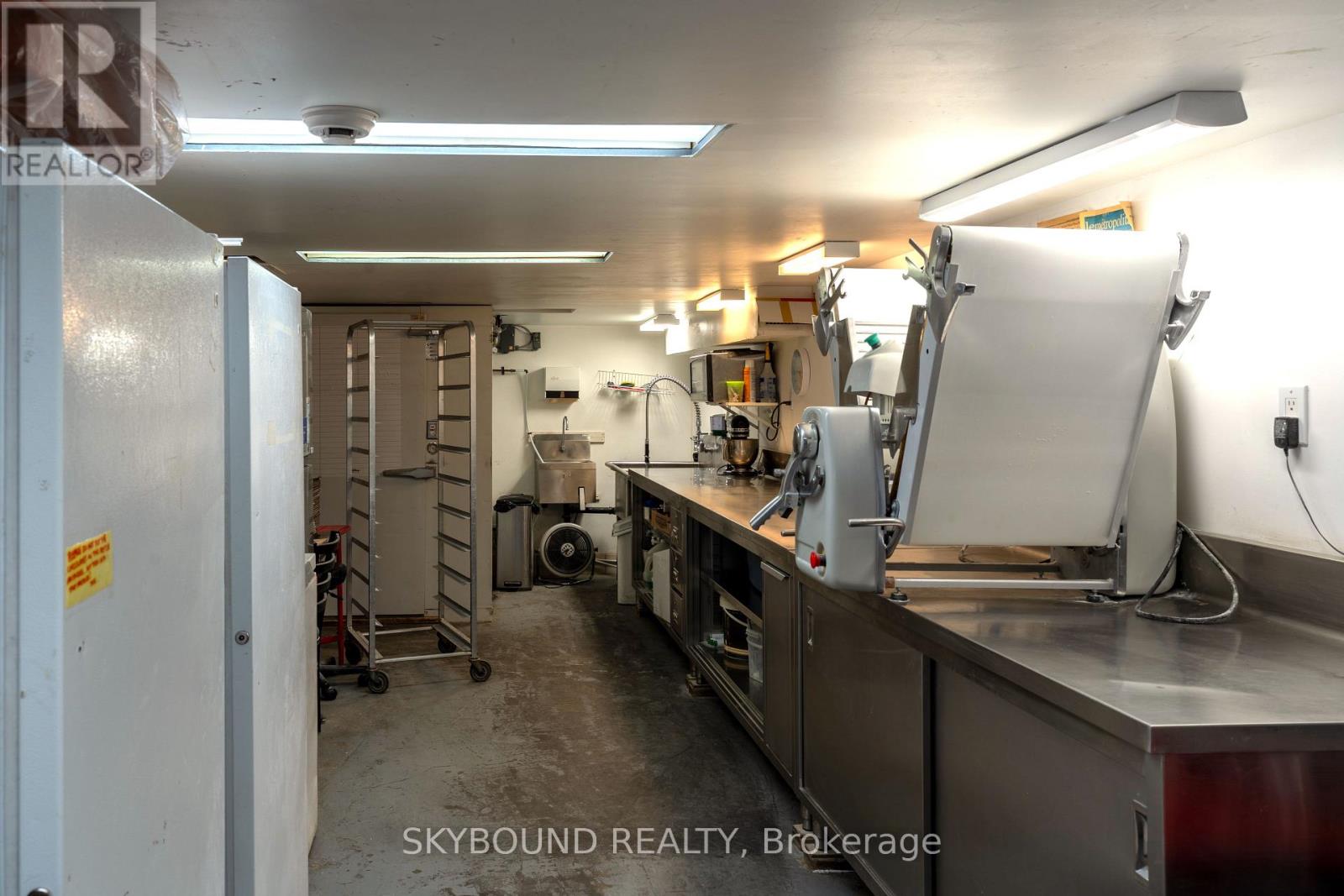 Retail And Upper - 627 Mount Pleasant Road, Toronto, Ontario  M4S 2M9 - Photo 28 - C12642254